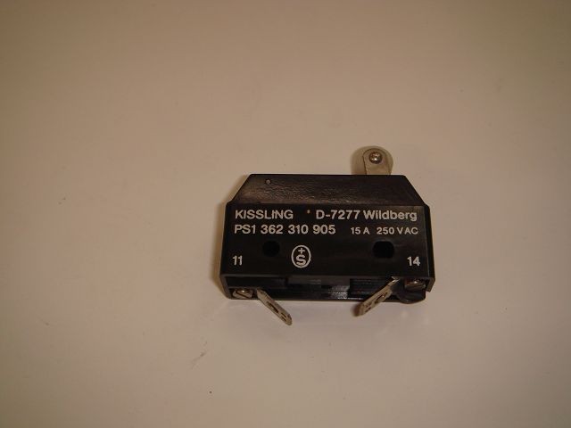 3700